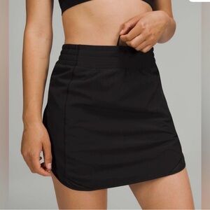 Lululemon Black Hotty Hot Active Skirt with built in shorts, size 10